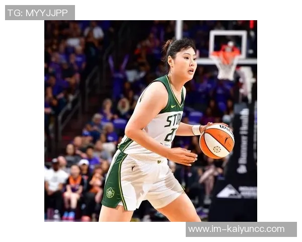 李月汝首秀震撼全场代表Mist队出战近7分钟贡献3分5板表现出色 李月汝首秀震撼全场代表Mist队出战近7分钟贡献3分5板表现出色